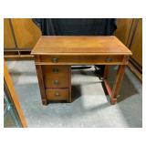 Vintage Expandable Desk with Leaves