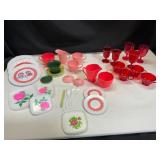 Vintage-Style Plastic Dishware