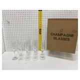 23 Champagne Glasses, Mixed