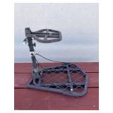Cast Aluminum Hang-on Tree Stand