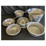 Metal Pet Bowls and Accessories