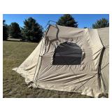 Cabelaï¿½s Alaknak Outfitter Vestibule