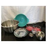Kitchen Items- Pyrex Bowls
