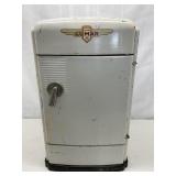 Very Rare VTG Marx Lumar Toy Refrigerator.