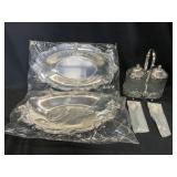 VTG Condiment Set & 2 Bread Trays