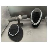 Costume Jewelry Necklace & Earring Set