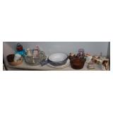 Shelf Lot of Collectables; Pyrex, Anchor Hocking,