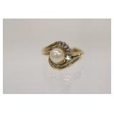 Yellow Gold Pearl & Diamond Ring Size 5.5-6,