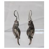 Vtg whimsical cat dangle earrings with swinging