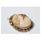 10kt yellow gold Pendant - Pin that features a