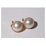Pair of 14kt yellow gold Mabe' Pearl Pierced