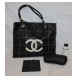 Unauthenticated Old Chanel (style) lot bag,