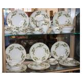 Narumi China- Shasta Pinecone