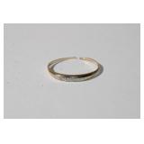 14K Antique wedding ring with 3 tiny