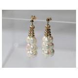 14kt yellow gold Pearl Earrings that are pierced