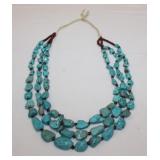 Three-strand vtg turquois necklace