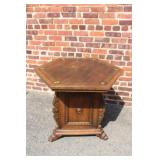 Old Kitteriger Octagonal Table