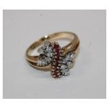 vtg 14K yellow gold sparkly cluster ring 14
