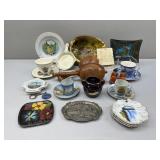 Souvenirs-Tea Cups, Maracas, 1962 World's Fair, S&