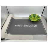 2 BATHMATS AND VEGETABLE STRAINER