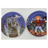 2 DECORATIVE HALLOWEEN PLATES