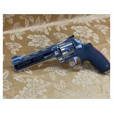 FIRARM/GUN TAURUS RAGING BULL!! H971