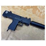 FIREARM/GUN MASTERPIECE DEFENDER!! H938
