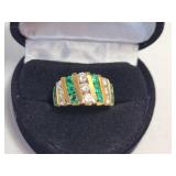 STUNNING ESTATE DIAMOND & EMERALD RING!!