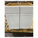 1 lot: 2 small base cabinets