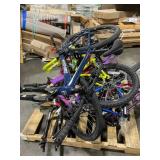 1 Lot (1 Pallet) Assorted Bike Parts.(LOOK AT PICT