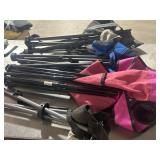 1 lot: 4 outdoor triangular chairs