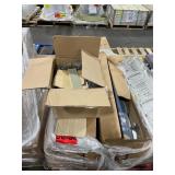 1 Lot (1 Pallet) Assorted Flooring: (1) Everlife C