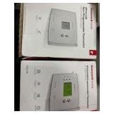 1 lot: 2 Honeywell Thermostats