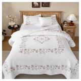 $119 100% Cotton Embroidered Quilt Set   Floral St