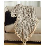 $114 SARO LIFESTYLE SOFT DIAMOND WEAVE THROW, 50'