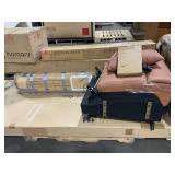 1 LOT OF ASSORTED FURNITURE PARTS