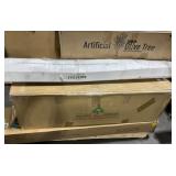 1 LOT ASSORTED FURNITURE PIECES