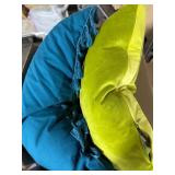 1 LOT OF (2) ASSORTED COLORED/ TEXTURED PILLOWS