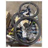 1 LOT OF ASSORTED BIKE PARTS