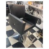 BLACK SALON CHAIR WITH DIAMOND ACCENT