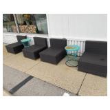 1 LOT (4) OUTDOOR CHAIRS & (2) TEAL METAL SIDE TAB