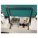 1 LOT: ASSORTED MERCHANDISING DISPLAYS