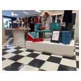 1 LOT: (1) WHITE MERCHANDISER TABLE & (1) WHITE DI