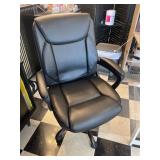 BLACK ROLLING OFFICE CHAIR