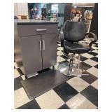 1 LOT: SALON CHAIR, GREY CABINET & FLOOR MAT
