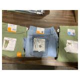 1 LOT (1) NINE WEST GRAMERCY CROP PANTS SIZE 10. (