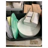 1 LOT OF ASSORTED PORCELAIN PLATES OF DIFFERENT SI
