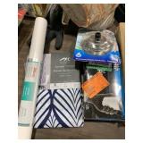 1 LOT (1) KITCHEN SUNKSHROOM SINK STRAINER. (1) CO