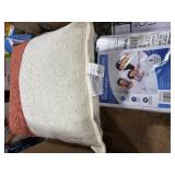 1 LOT (1) PILLOW & (1) MATTRESS PROTECTOR