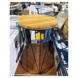 METAL BASKET WITH WOOD BASE